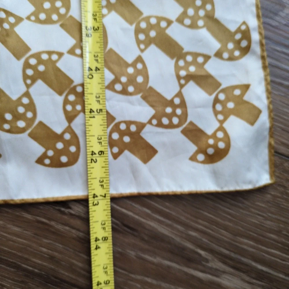 Vtg Vera Neumann Mushroom Scarf Tan White Retro Rectangular Oblong Polyester